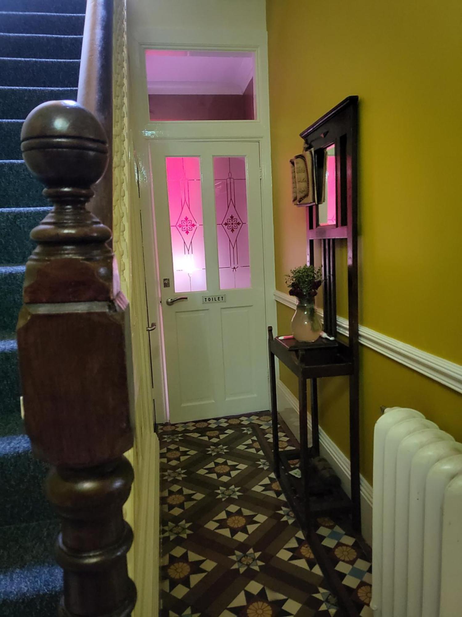 Haya Guest House Oldbury  Bagian luar foto
