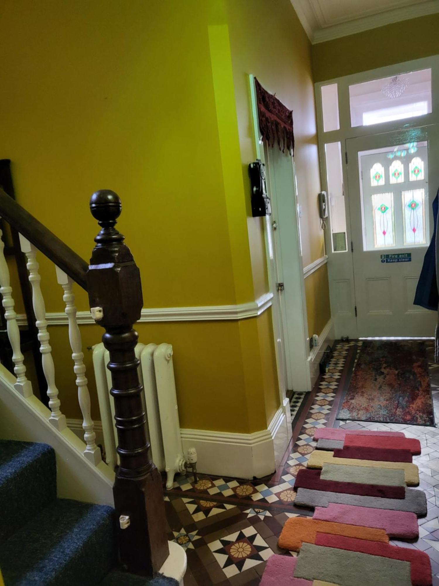 Haya Guest House Oldbury  Bagian luar foto
